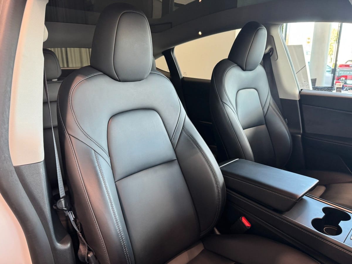 Tesla Model Y RWD Navi Panorama LED Kamera AHK foto 17