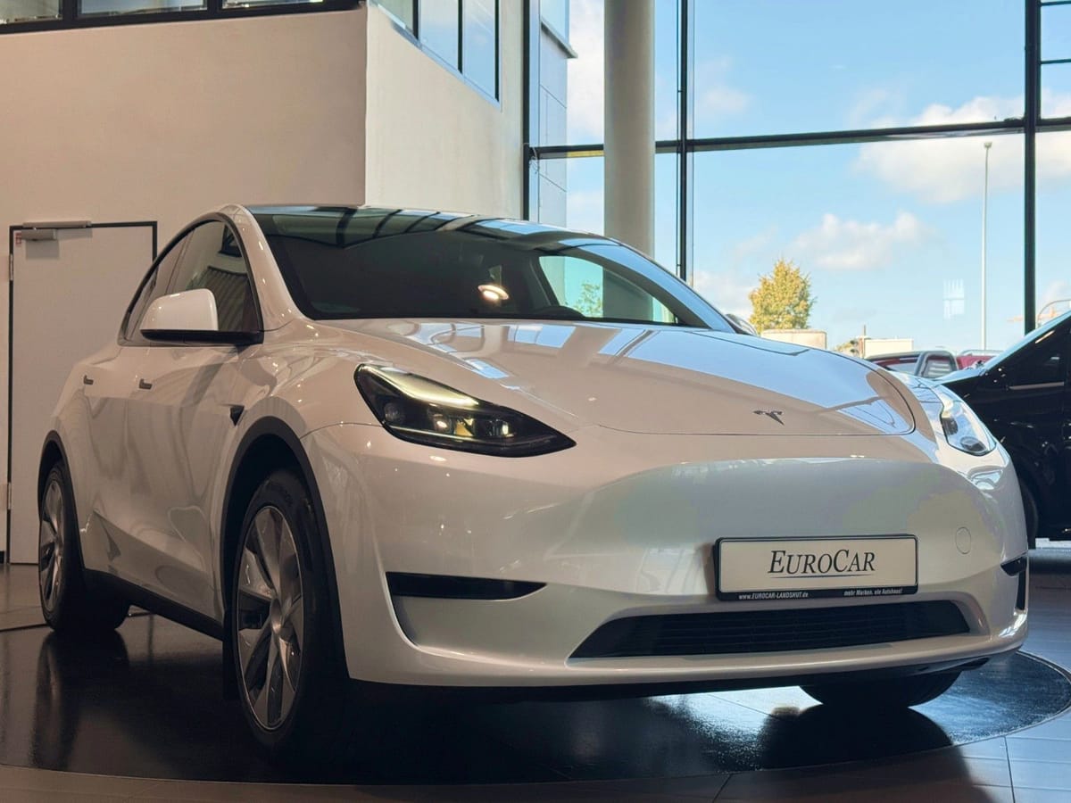 Tesla Model Y RWD Navi Panorama LED Kamera AHK foto 3
