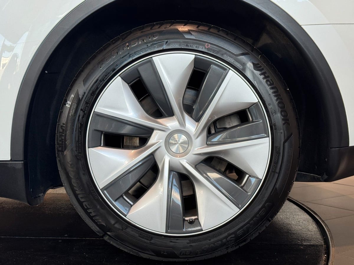 Tesla Model Y RWD Navi Panorama LED Kamera AHK foto 5