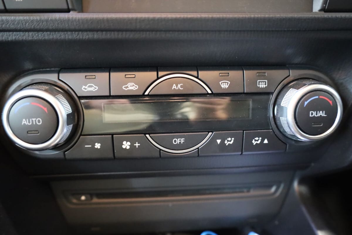 Mazda 3 Lim. Sports-Line/Bose/HUD/ foto 16