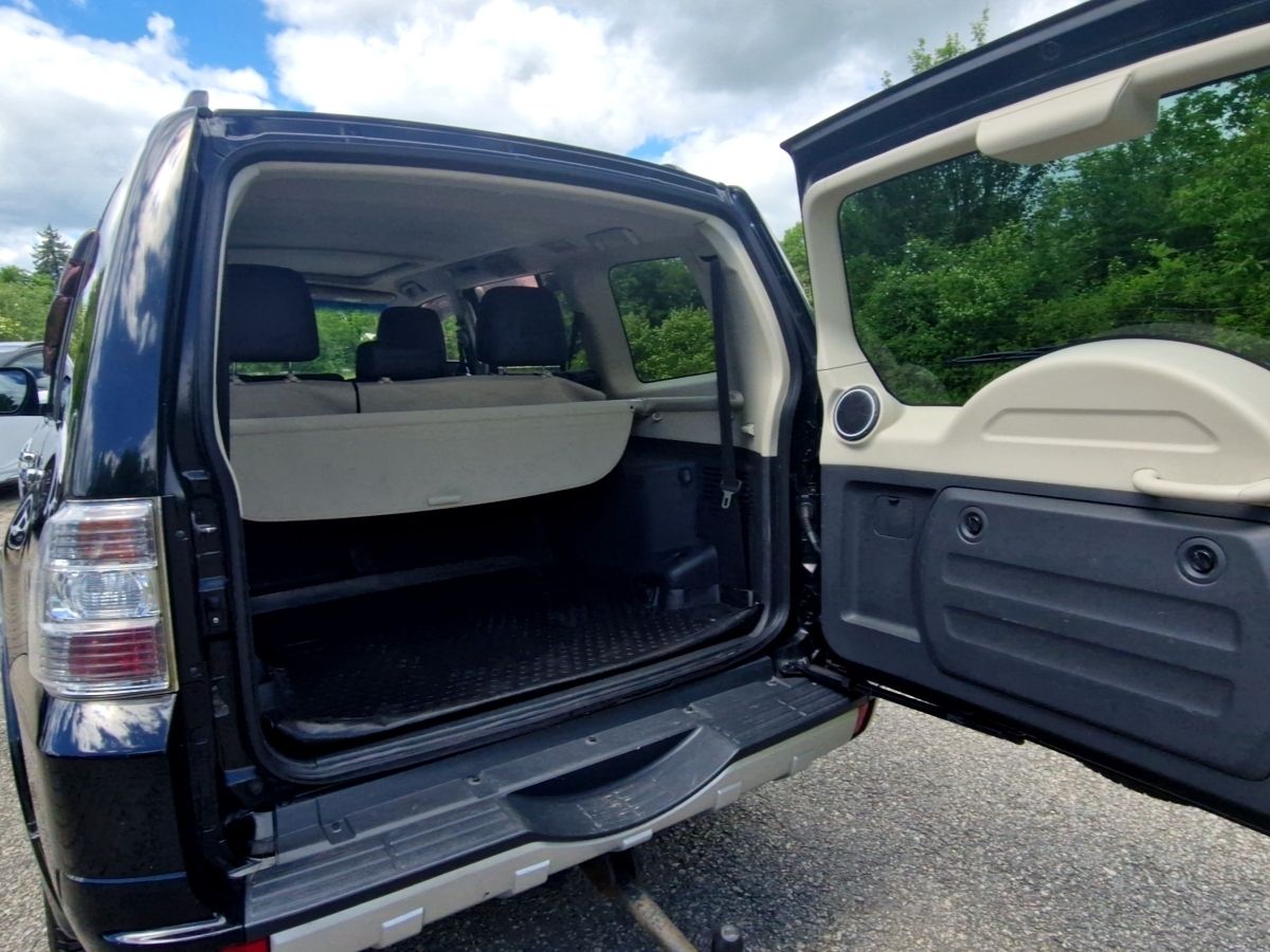 Mitsubishi Pajero 3.2 DI-D Edition 30 (200PS) Allrad/AHK foto 13