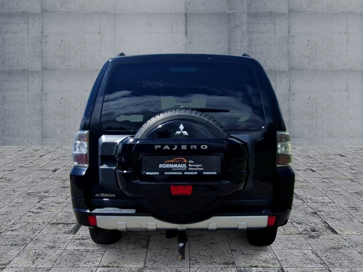Mitsubishi Pajero 3.2 DI-D Edition 30 (200PS) Allrad/AHK foto 3