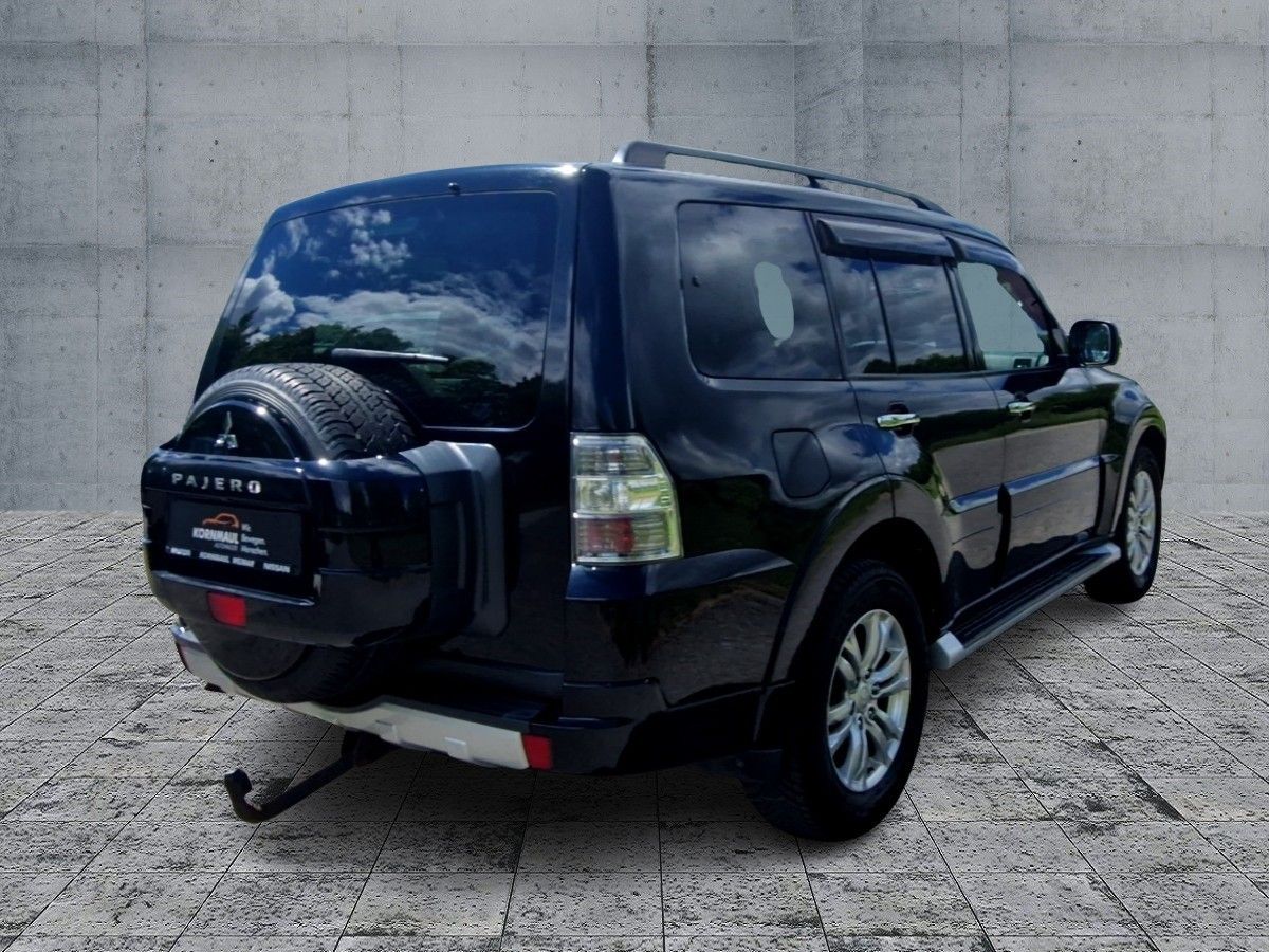 Mitsubishi Pajero 3.2 DI-D Edition 30 (200PS) Allrad/AHK foto 4