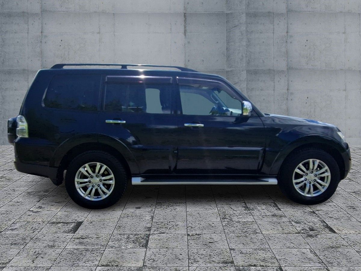 Mitsubishi Pajero 3.2 DI-D Edition 30 (200PS) Allrad/AHK foto 5