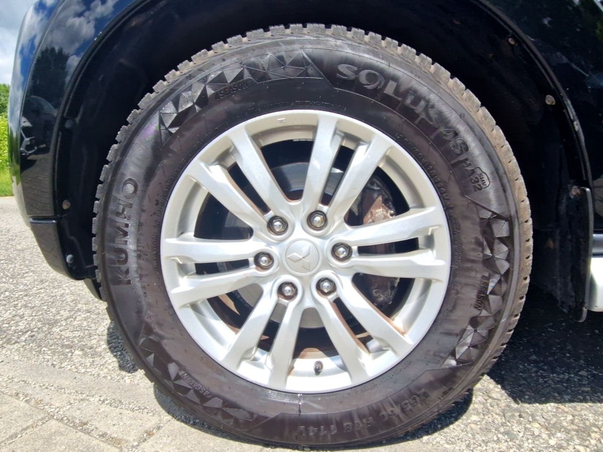 Mitsubishi Pajero 3.2 DI-D Edition 30 (200PS) Allrad/AHK foto 7