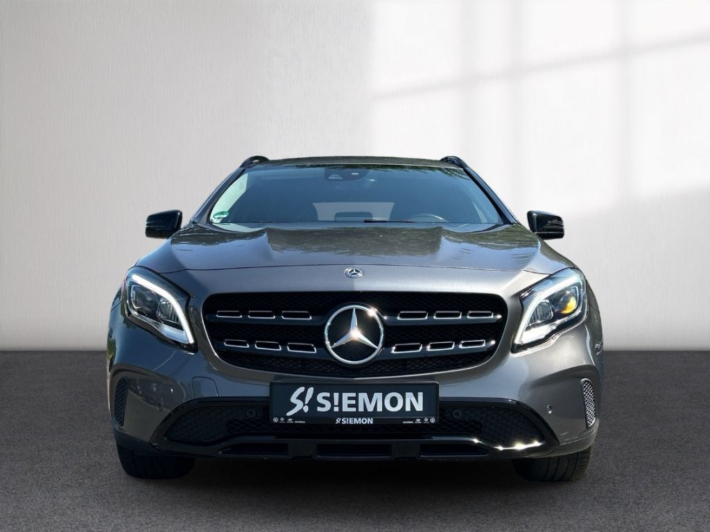 Mercedes-Benz GLA 200 7-DCT Urban WKR AHK Navi LED Night-P el. foto 8