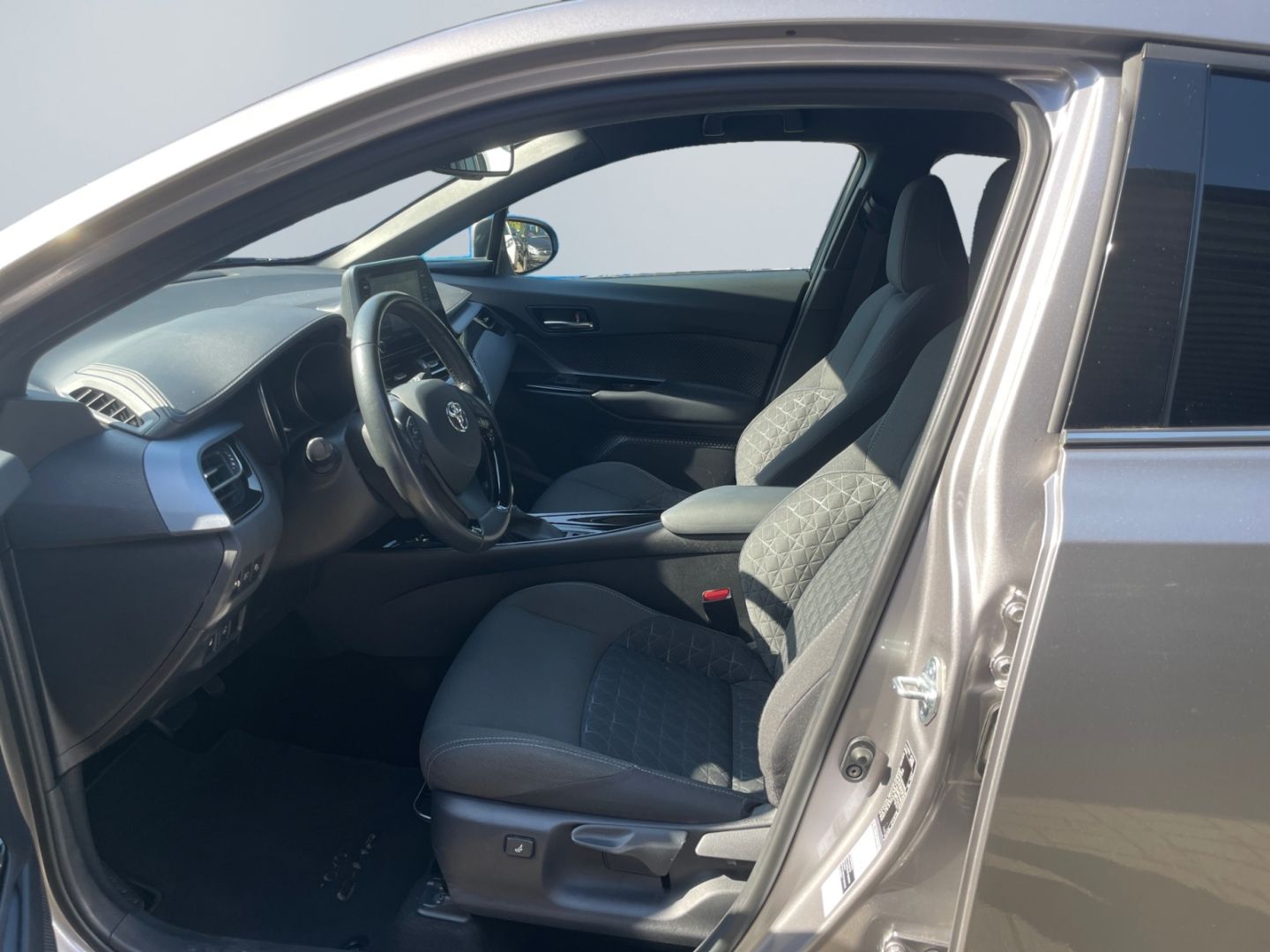 Toyota C-HR 1.8 Hybrid Team D *LED*ACC*CAM*Navi*SHZ*PDC foto 9
