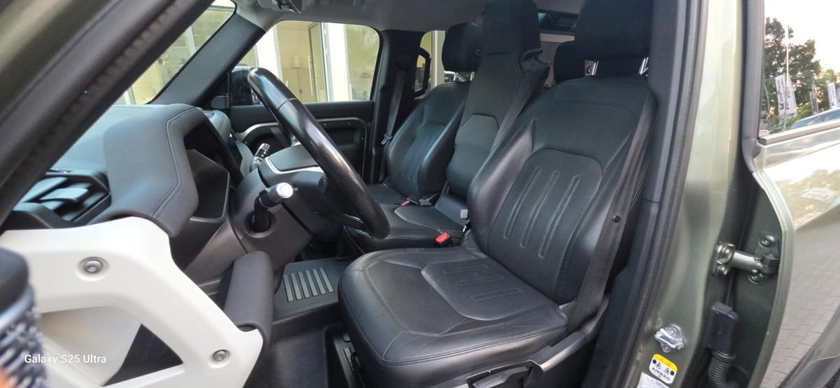 Land Rover Defender 110 3.0d I6mhev X-Dynamic SE  6-Sitzer foto 16