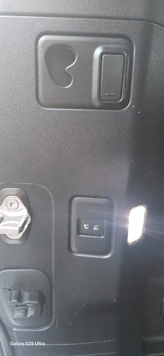 Land Rover Defender 110 3.0d I6mhev X-Dynamic SE  6-Sitzer foto 25