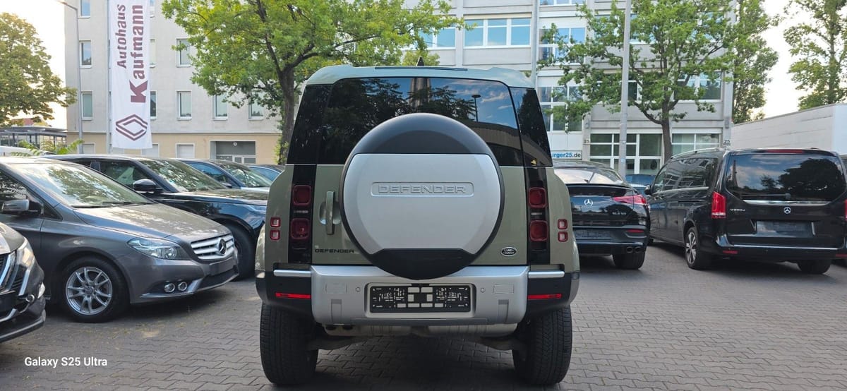 Land Rover Defender 110 3.0d I6mhev X-Dynamic SE  6-Sitzer foto 9