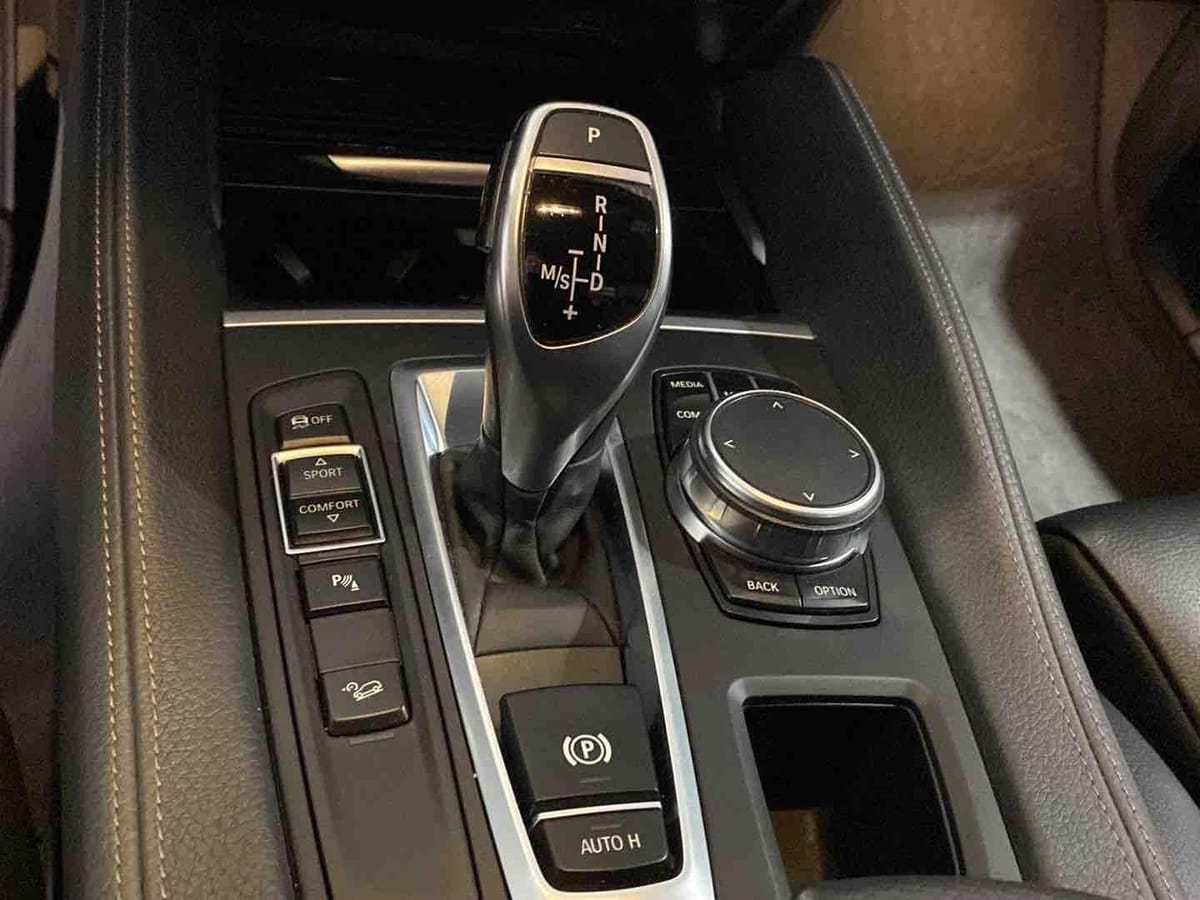 BMW X6 xDRIVE 40D M-SPORT PANO STHZ HuD AHK H&K NAVI foto 17