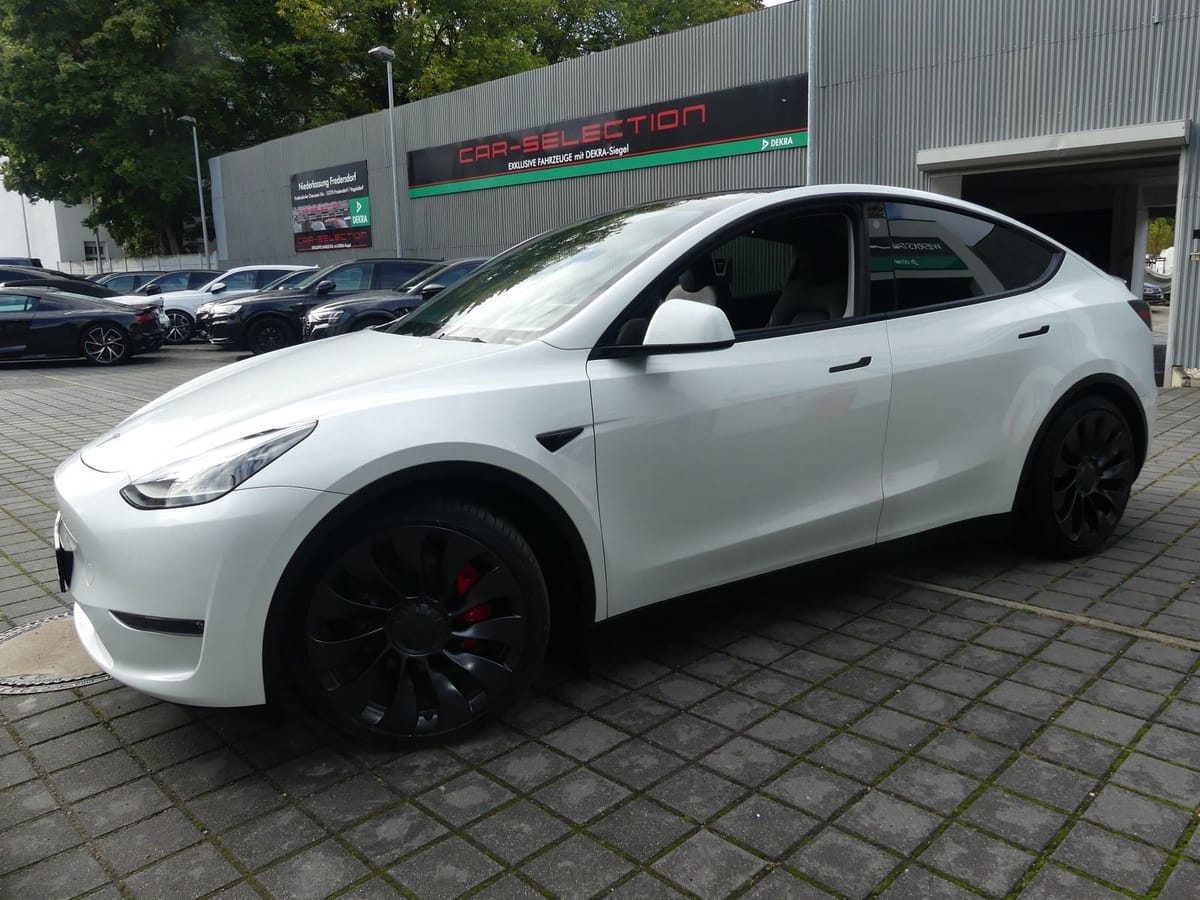 Tesla Model Y Performance Dual AWD 21ZOLL PANO AUTOP foto 2