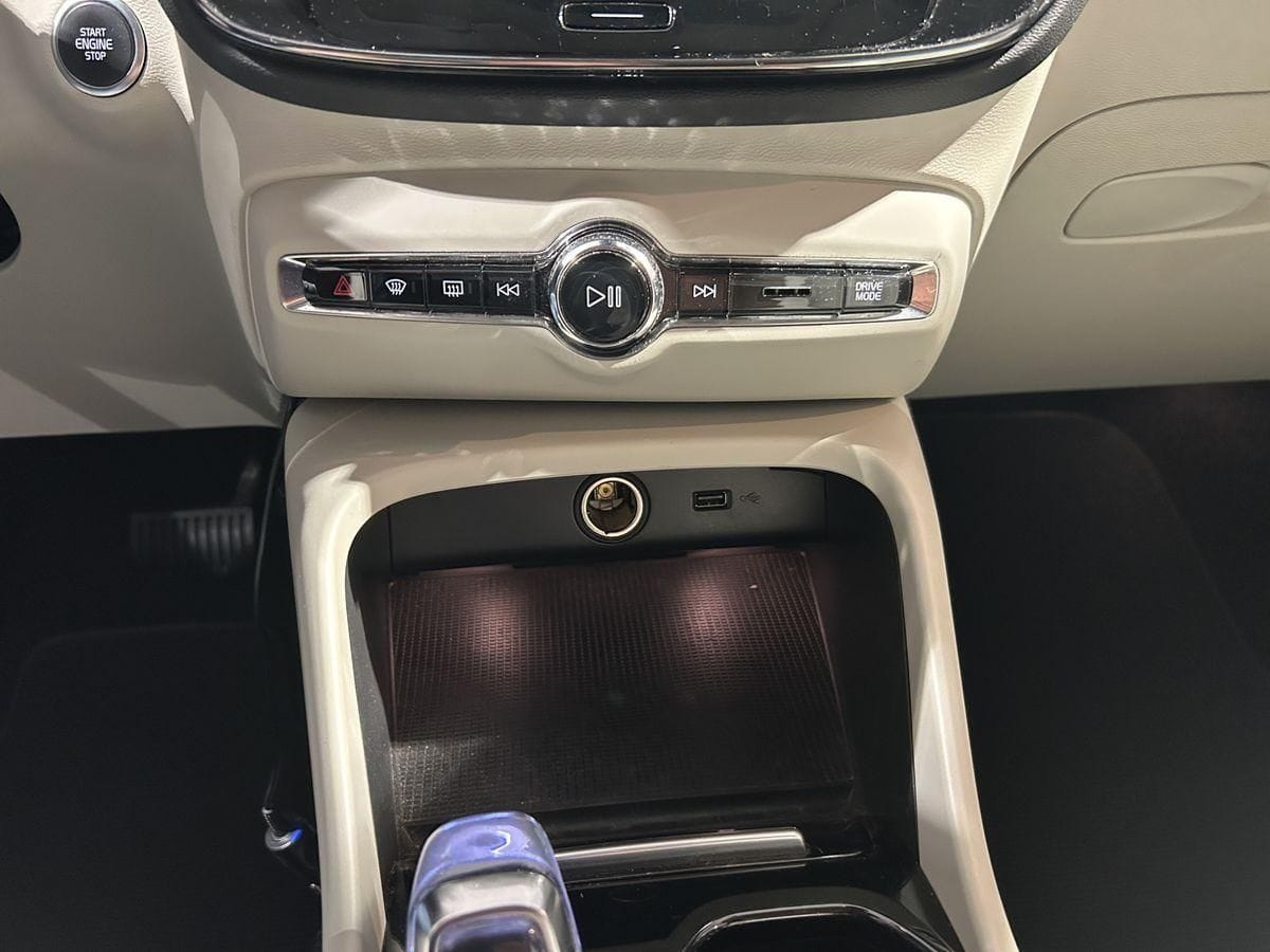 Volvo XC40 Inscription AWD 2.0 Diesel KAT Android Auto foto 16