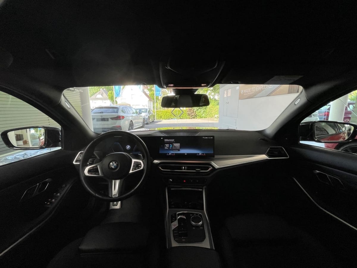 BMW 330 i Touring xDrive M-Sport RFK HK 19 Zoll Park foto 19