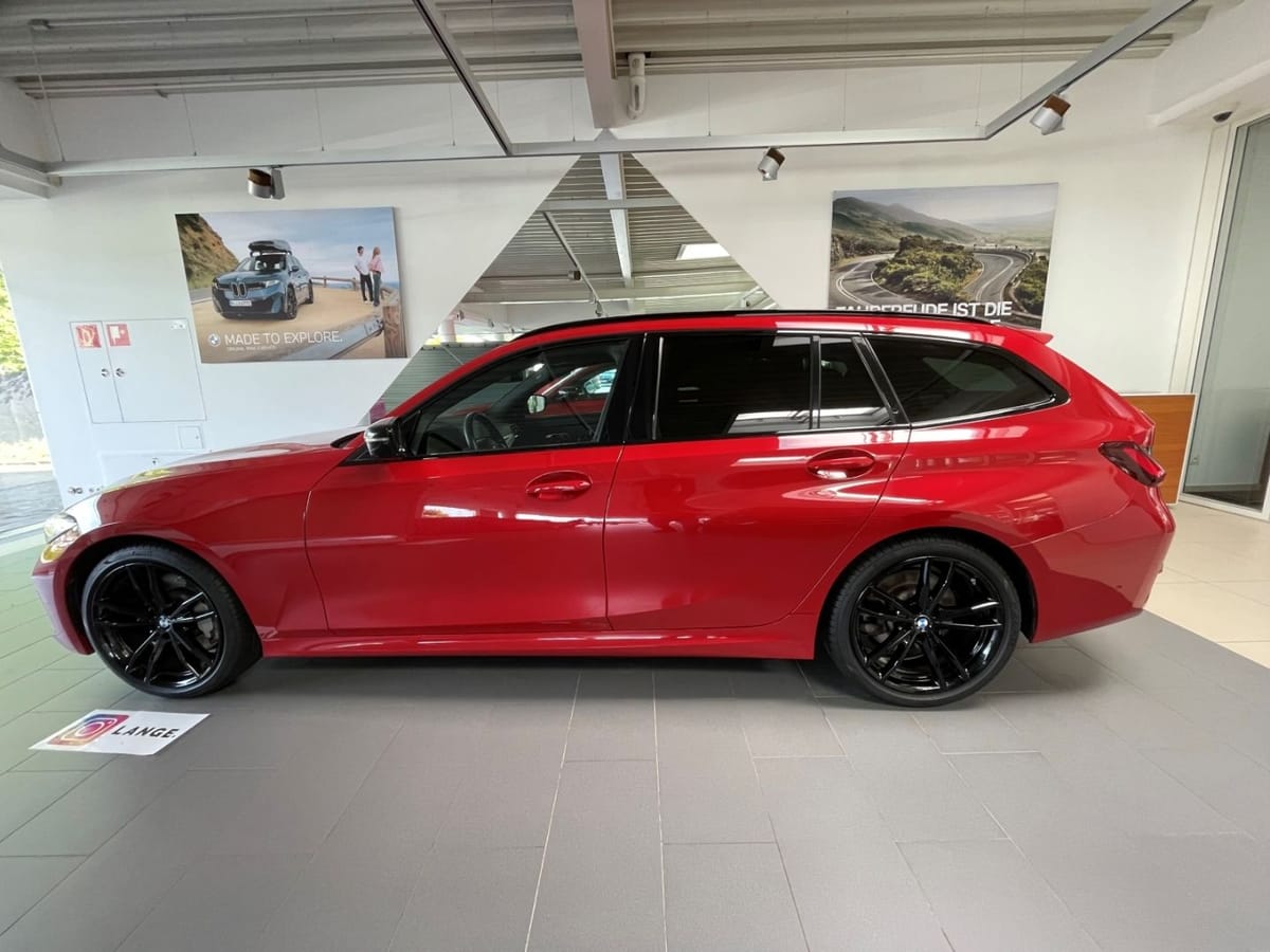 BMW 330 i Touring xDrive M-Sport RFK HK 19 Zoll Park foto 3