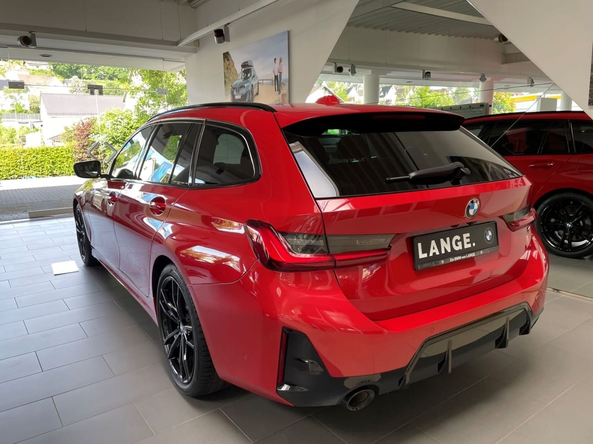 BMW 330 i Touring xDrive M-Sport RFK HK 19 Zoll Park foto 4