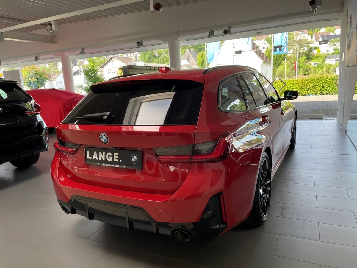 BMW 330 i Touring xDrive M-Sport RFK HK 19 Zoll Park foto 5