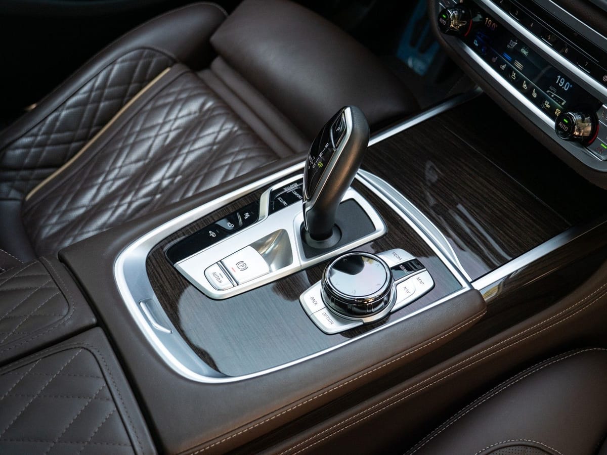 BMW 750i.xD.SOFTCL.GLASDACH.FOND.MASSAGE.4ZONEN.HUD foto 24