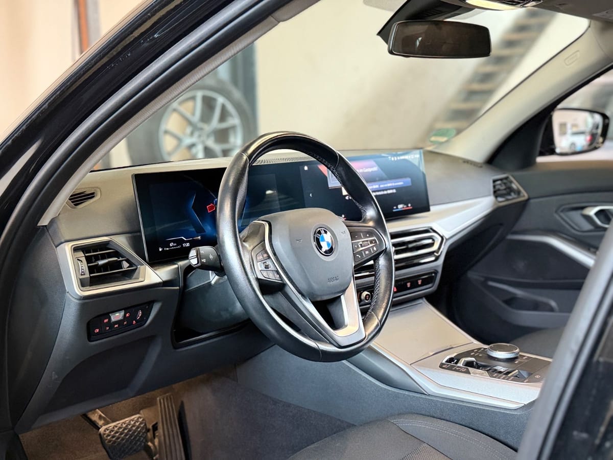 BMW 320i Touring Neues Model Whitescreen Led foto 11