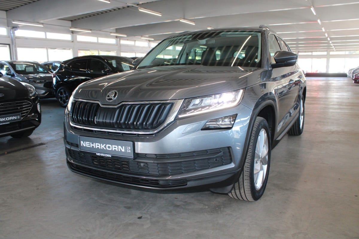 Skoda Kodiaq DSG 4x4 SOLEIL LED AHK LEDER ACC STDHZ foto 2