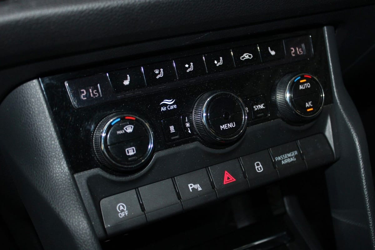 Skoda Kodiaq DSG 4x4 SOLEIL LED AHK LEDER ACC STDHZ foto 24
