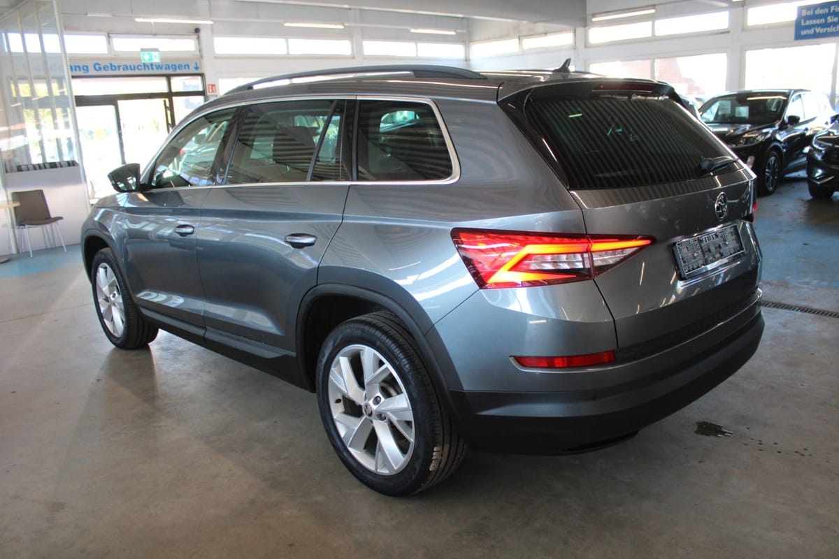 Skoda Kodiaq DSG 4x4 SOLEIL LED AHK LEDER ACC STDHZ foto 4
