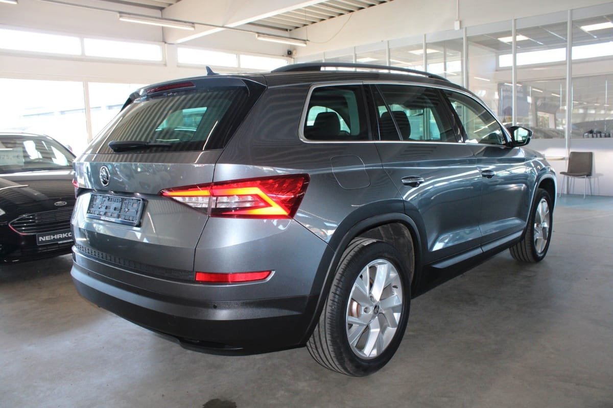 Skoda Kodiaq DSG 4x4 SOLEIL LED AHK LEDER ACC STDHZ foto 6