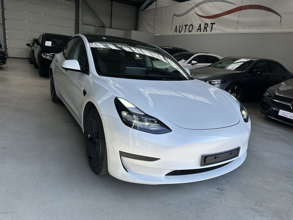 Tesla Model 3 Basis RWD Pano Navi LED Ryzen Wärmepumpe