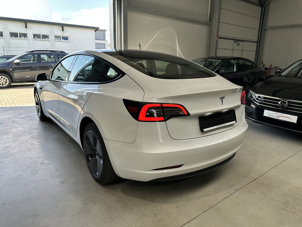Tesla Model 3 Basis RWD Pano Navi LED Ryzen Wärmepumpe foto 4