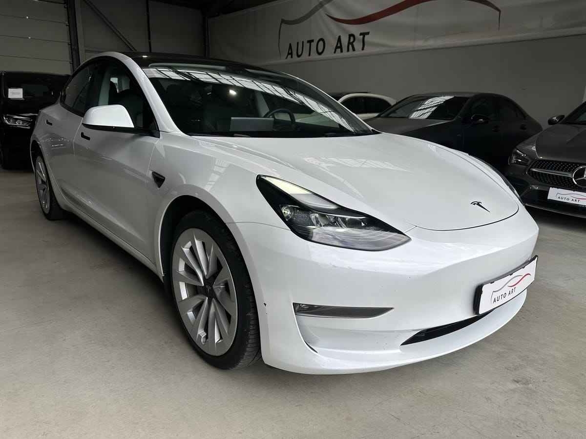 Tesla Model 3 Long Range Dual AWD Wärmepumpe