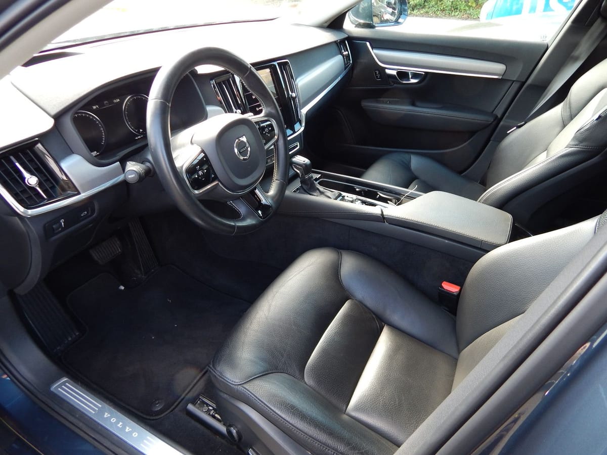 Volvo V90 T5 Momentum Pro 1.Hand~PANO~HUD~LEDER~KAMERA foto 16