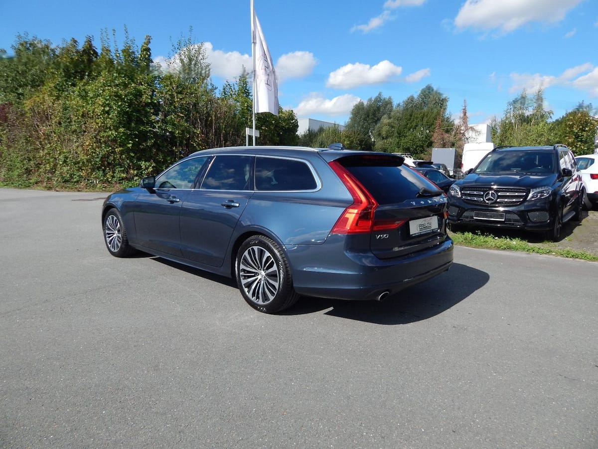 Volvo V90 T5 Momentum Pro 1.Hand~PANO~HUD~LEDER~KAMERA foto 6