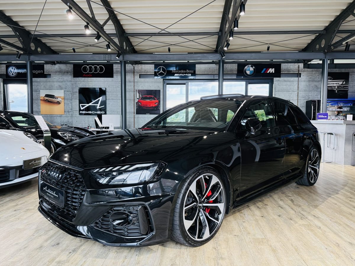 Audi RS4 2.9 TFSI quattro*PANO*ACC*B&O*MASSAGE*HUD*
