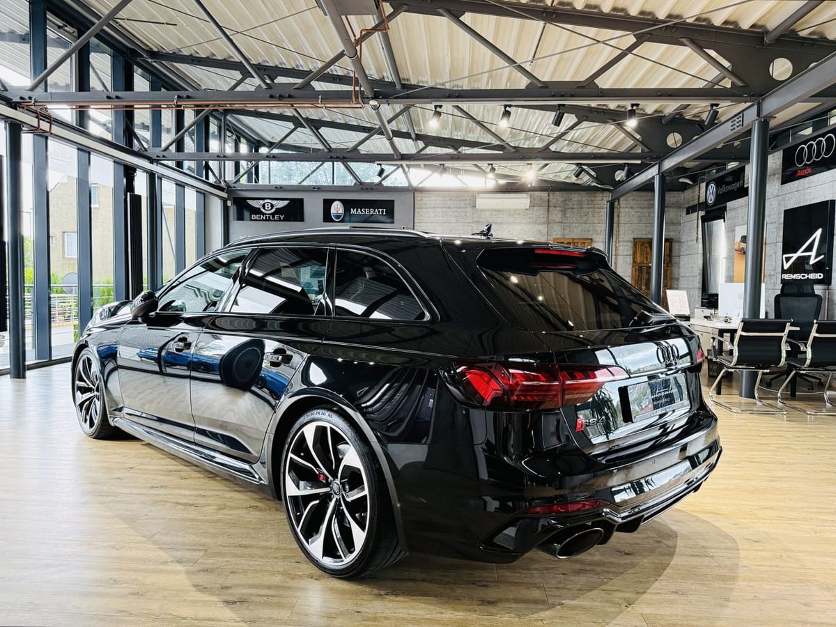 Audi RS4 2.9 TFSI quattro*PANO*ACC*B&O*MASSAGE*HUD* foto 4