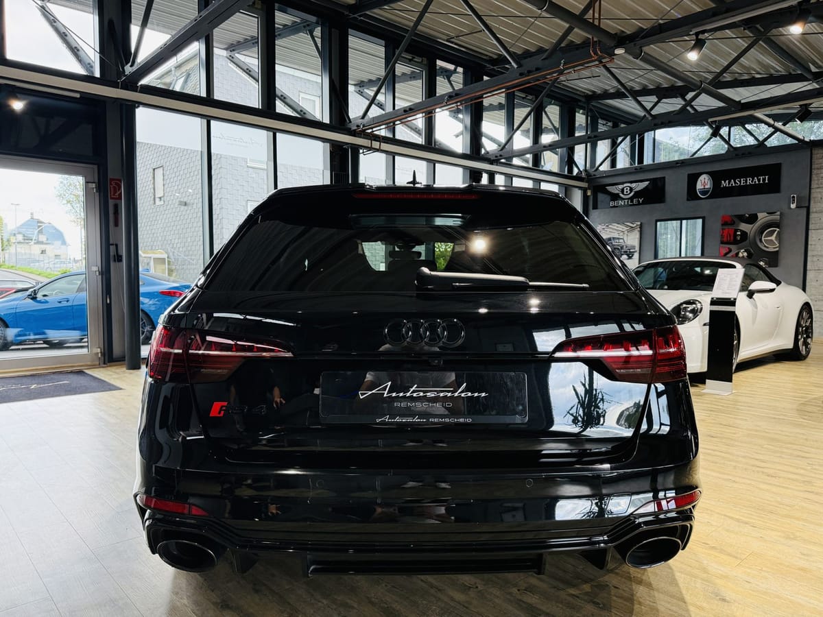 Audi RS4 2.9 TFSI quattro*PANO*ACC*B&O*MASSAGE*HUD* foto 6