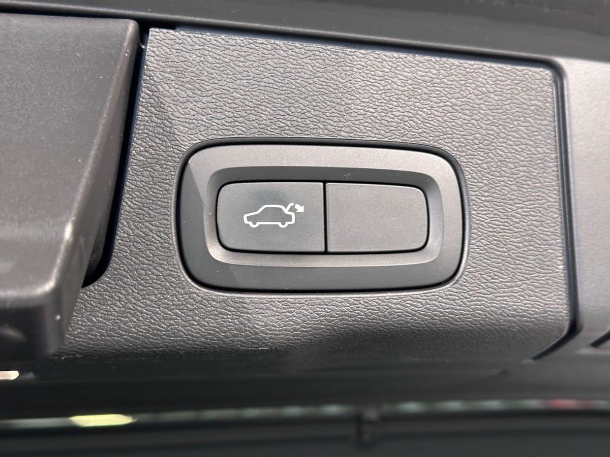 Volvo XC60 Momentum 2WD LED BLIS LEDER NAVI RFK WINTE foto 11