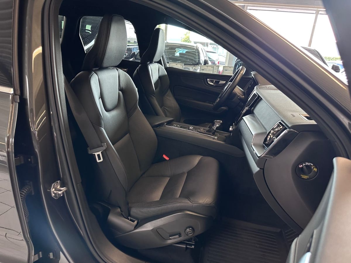 Volvo XC60 Momentum 2WD LED BLIS LEDER NAVI RFK WINTE foto 14