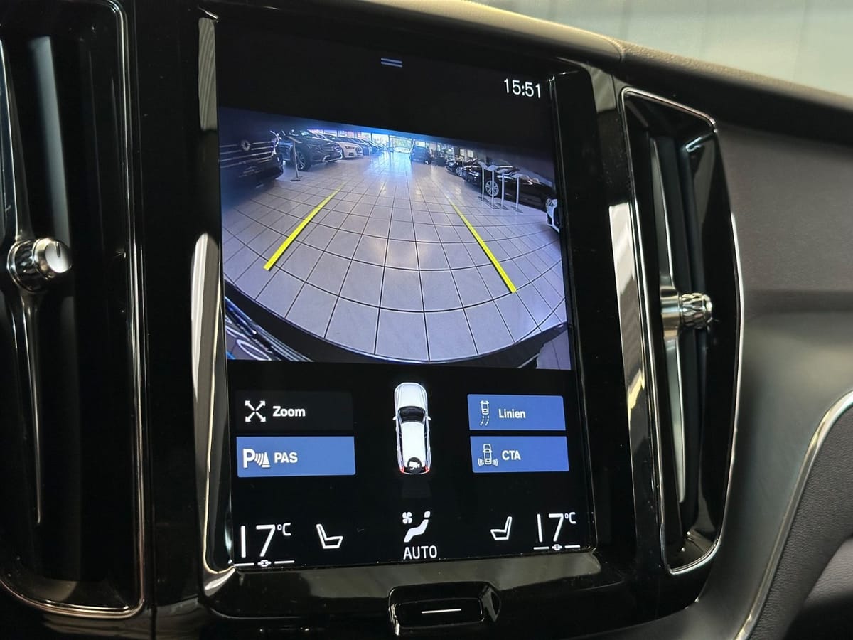 Volvo XC60 Momentum 2WD LED BLIS LEDER NAVI RFK WINTE foto 21