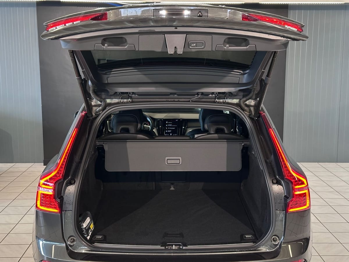Volvo XC60 Momentum 2WD LED BLIS LEDER NAVI RFK WINTE foto 10
