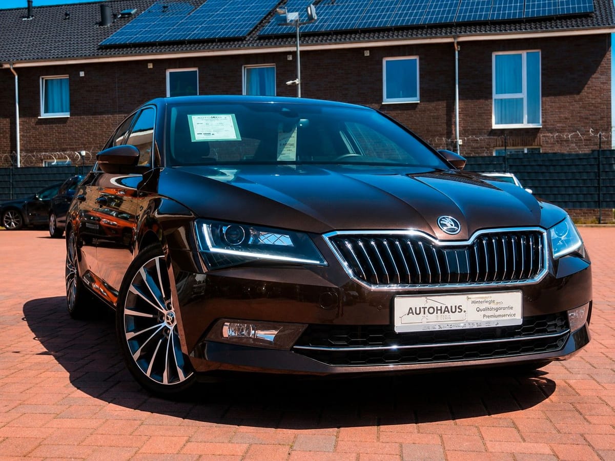 Skoda Superb Lim. 2.0 TDI DSG L&K 4x4 Leder Navi Kame foto 5