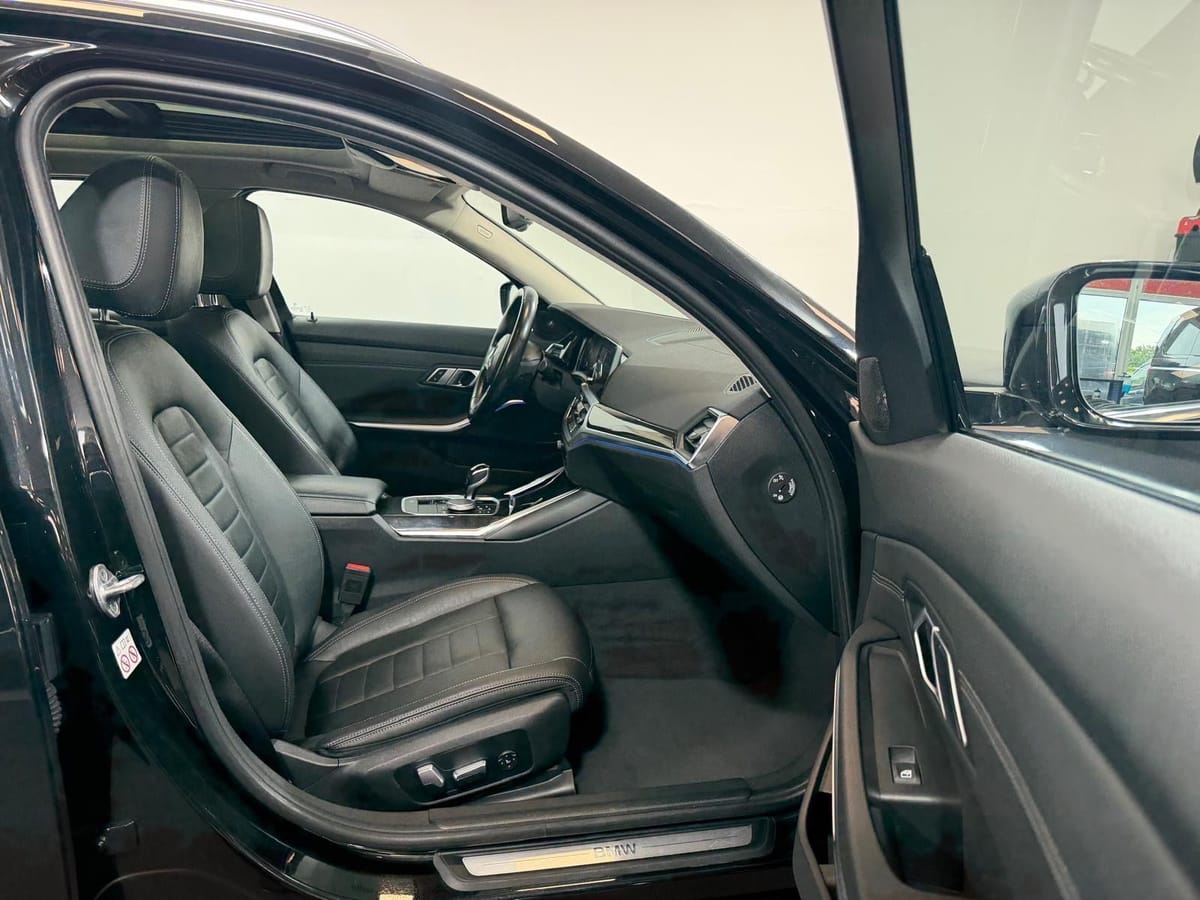 BMW 320 M d Luxury Line Pano-Dach LederPDC ACC PDC foto 12