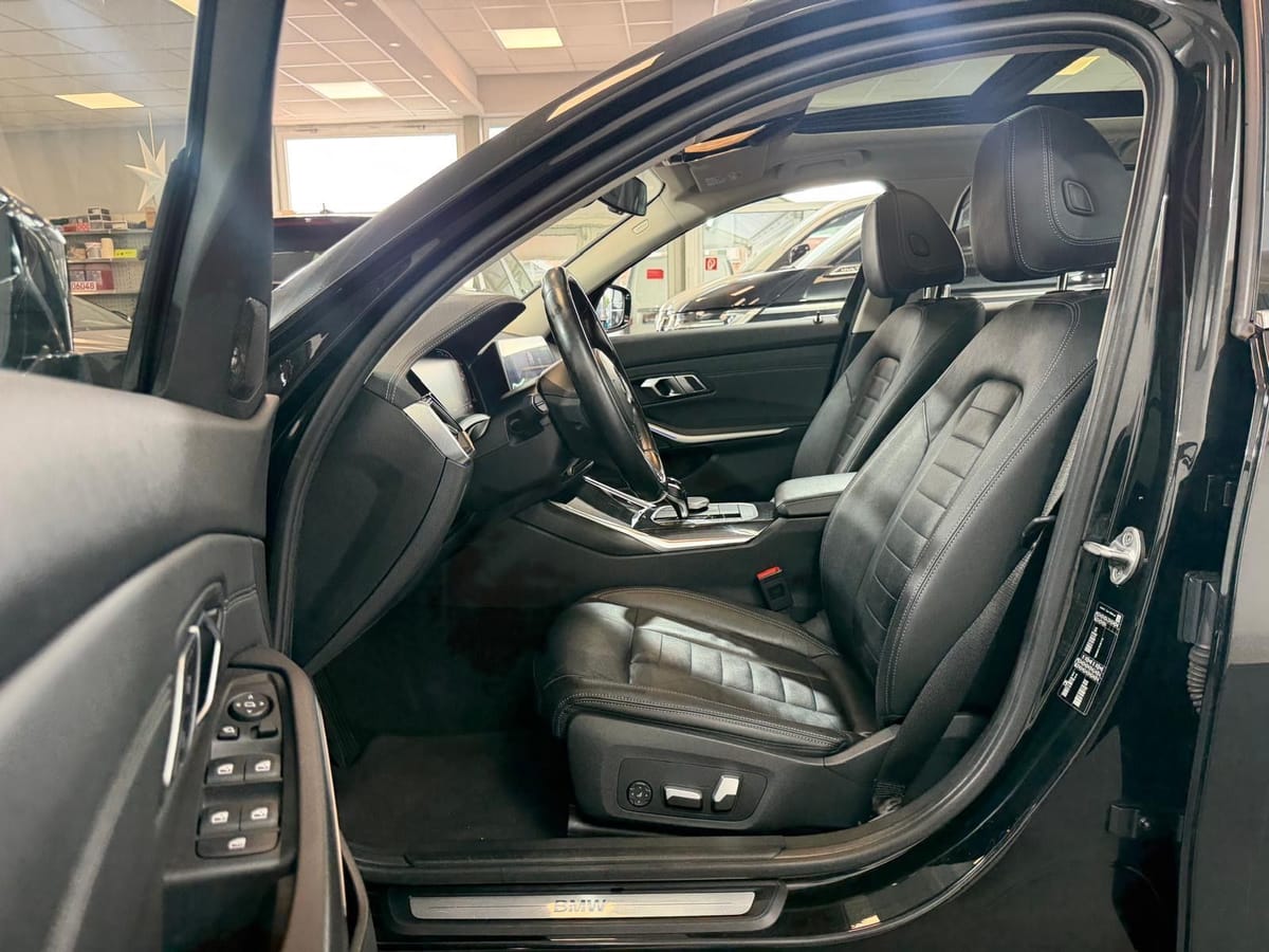 BMW 320 M d Luxury Line Pano-Dach LederPDC ACC PDC foto 14