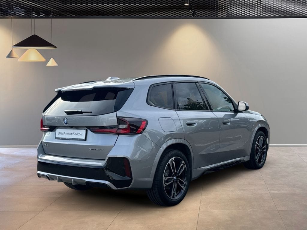 BMW X1 xDrive 30e M Sportpaket AHK Pano ACC HUD Harm foto 3