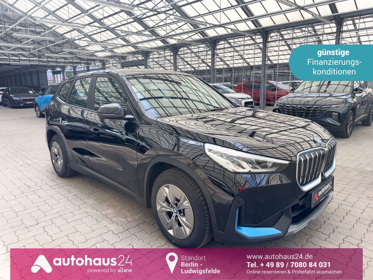 BMW iX1 xDrive30 LED Navi CarPlay Kamera