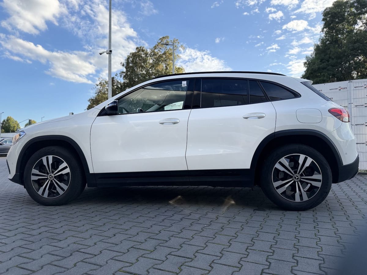 Mercedes-Benz GLA 250 e Hybrid Benzin Digit. Tacho PANO foto 5