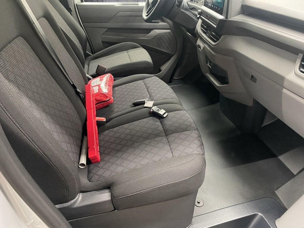 Volkswagen T7 Kombi 2.0 TDI Automatik kurzer Radstand 9-Sit foto 9
