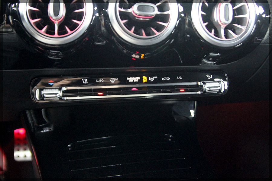 Mercedes-Benz CLA 220 AMG LIMO PDC / CAM / NAVI foto 19
