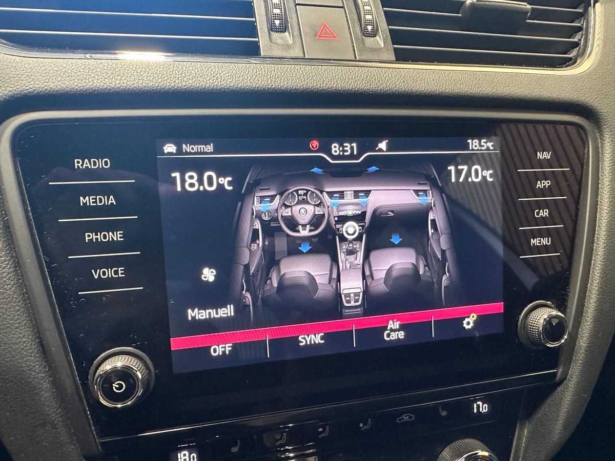 Skoda Octavia 2.0 TSI DSG RS LED virt.Cock. Navi foto 16