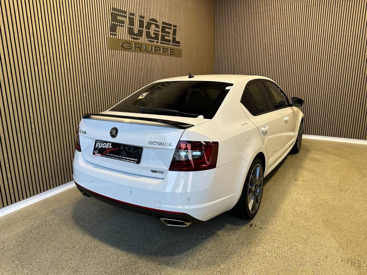 Skoda Octavia 2.0 TSI DSG RS LED virt.Cock. Navi foto 4