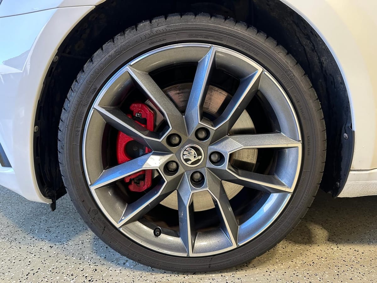 Skoda Octavia 2.0 TSI DSG RS LED virt.Cock. Navi foto 8